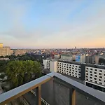 URBAN APARTMENTS LUXURY SKYLINE Sokolska Towers 30A, 2 Free Garages, Gym&Sauna, Self Check-in