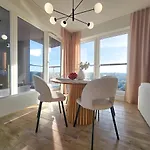 Urban Apartments Skyline - Sokolska Towers 30A - Gym & Sauna - 2 Free Garages - Luxury Apartment