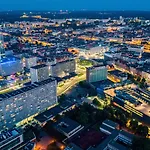 Urban Apartments Skyline - Sokolska Towers 30A - Gym & Sauna - 2 Free Garages - Luxury Apartment