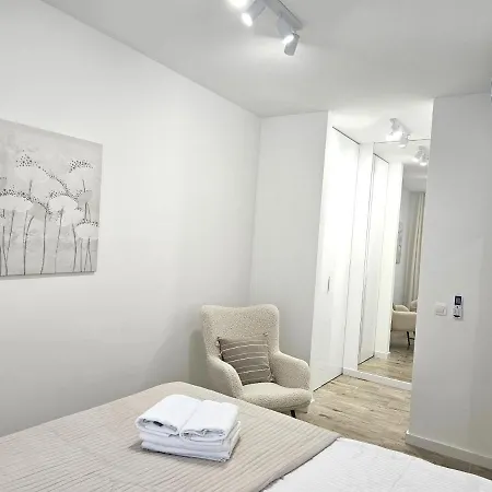 Urban Luxury Skyline Sokolska Towers 30a, 2 Free Garages, Gym & Sauna, Self Check-in Katowice
