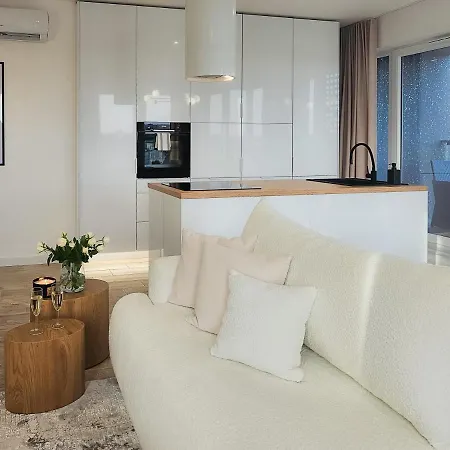 Apartment Urban Luxury Skyline Sokolska Towers 30a, 2 Free Garages, Gym&sauna, Self Check-in Kattowitz