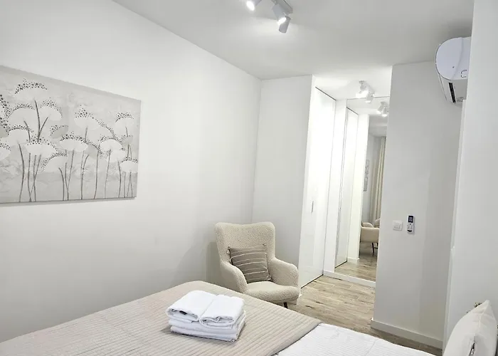 Urban Luxury Skyline Sokolska Towers 30a, 2 Free Garages, Gym & Sauna, Self Check-in كاتوفيتسه