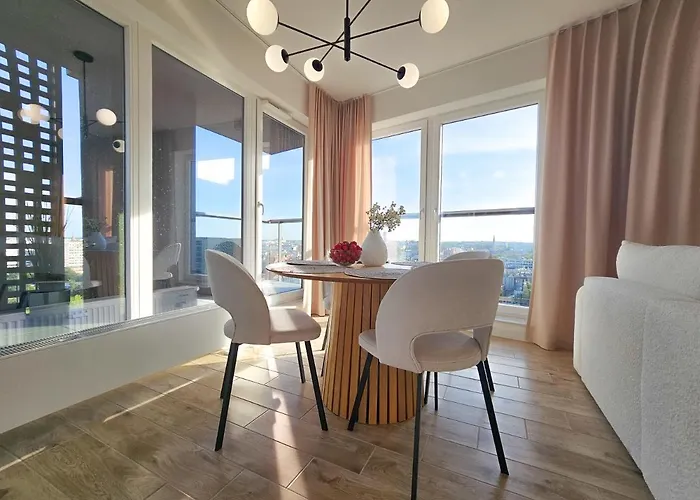 Urban Luxury Skyline Sokolska Towers 30a, 2 Free Garages, Gym & Sauna, Self Check-in شقة