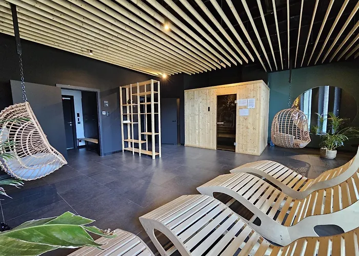 Urban Luxury Skyline Sokolska Towers 30a, 2 Free Garages, Gym & Sauna, Self Check-in *