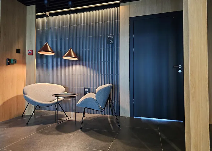 Urban Luxury Skyline Sokolska Towers 30a, 2 Free Garages, Gym & Sauna, Self Check-in كاتوفيتسه