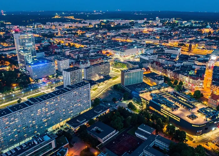 Urban Luxury Skyline Sokolska Towers 30a, 2 Free Garages, Gym & Sauna, Self Check-in شقة